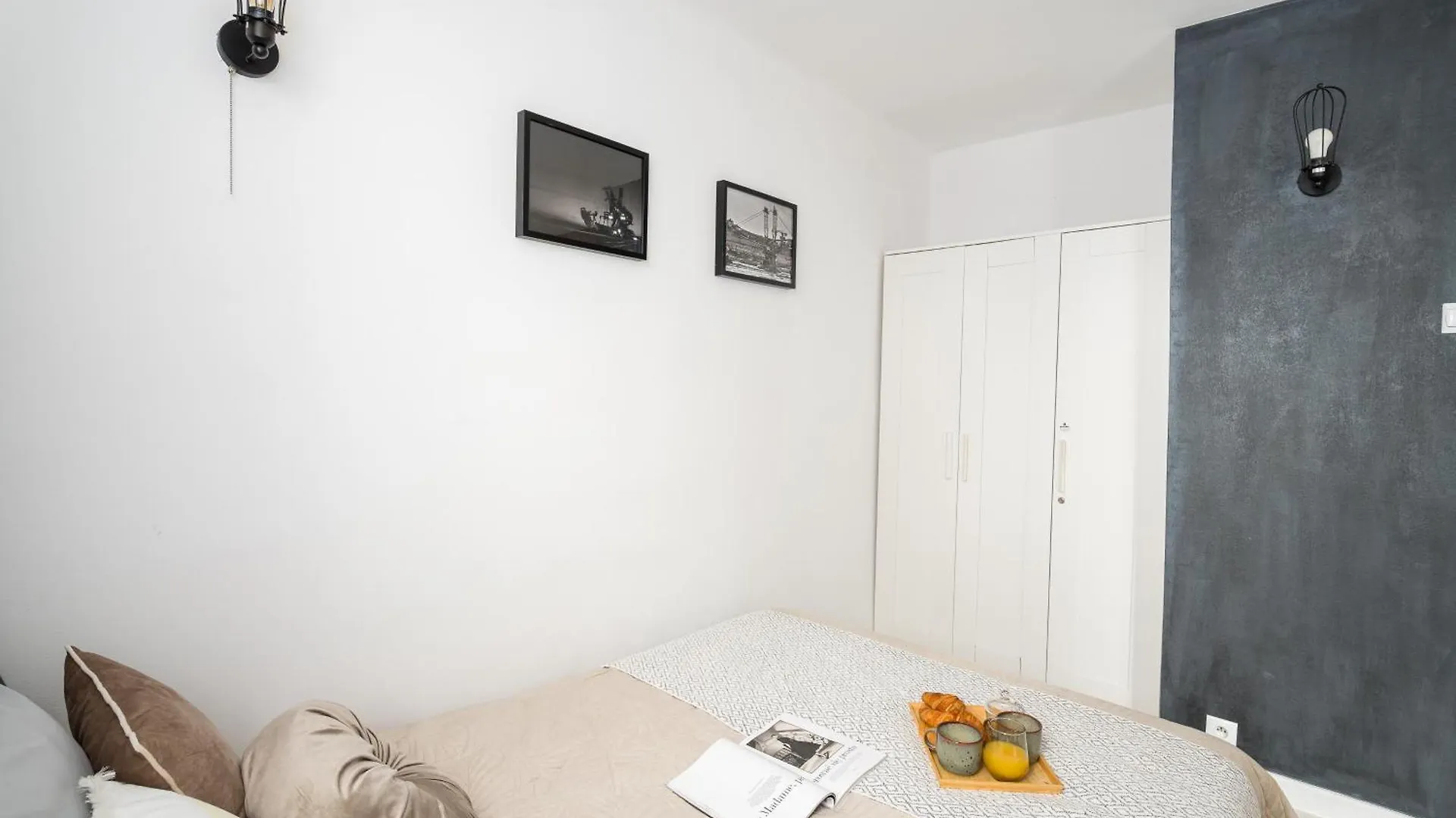 Charming Air-Conditioned Studio 950 M From Central Station, Bedroom & Separate Living Room 바르샤바 0*,  폴란드