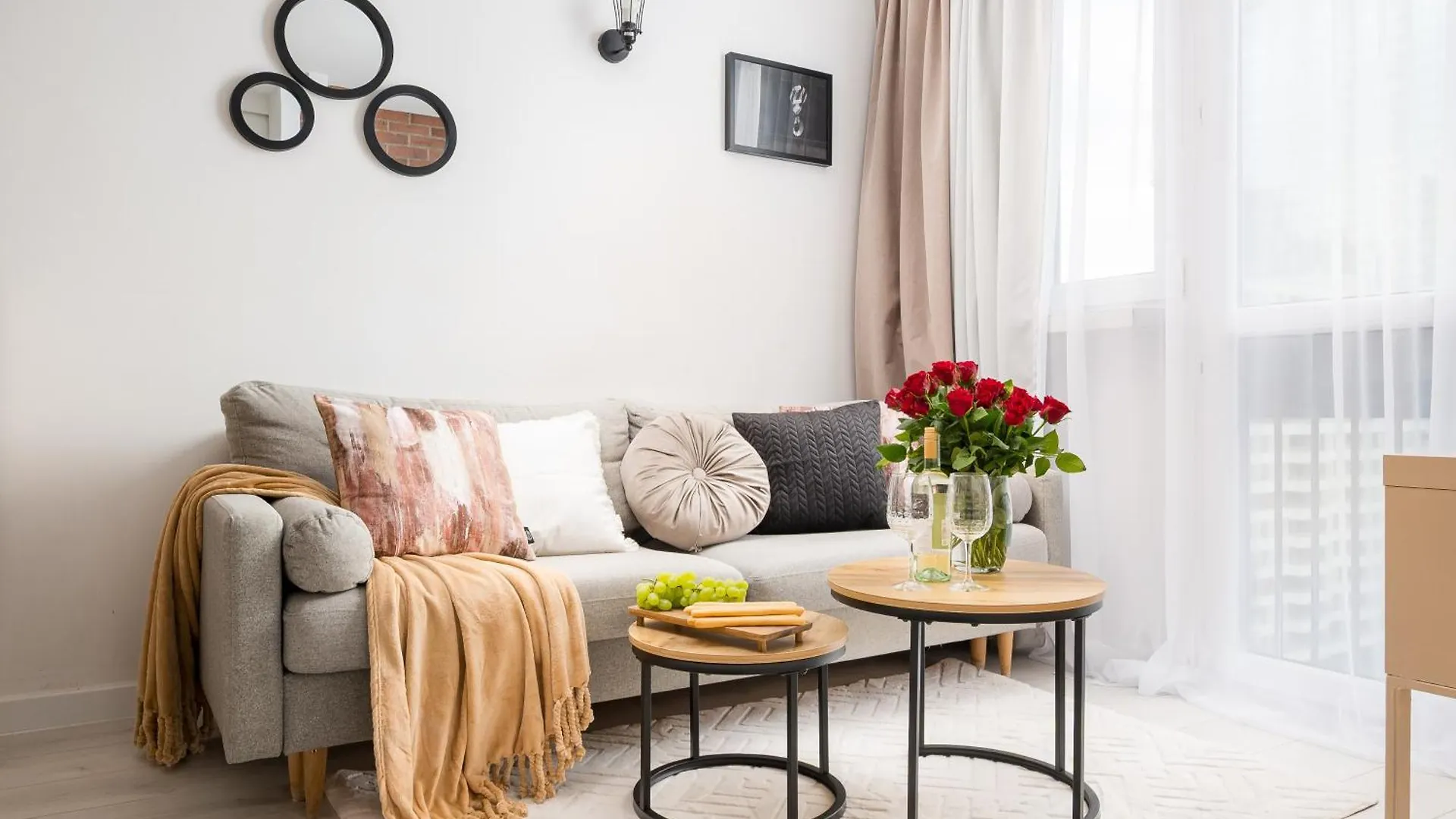 아파트 Charming Air-Conditioned Studio 950 M From Central Station, Bedroom & Separate Living Room 바르샤바 폴란드